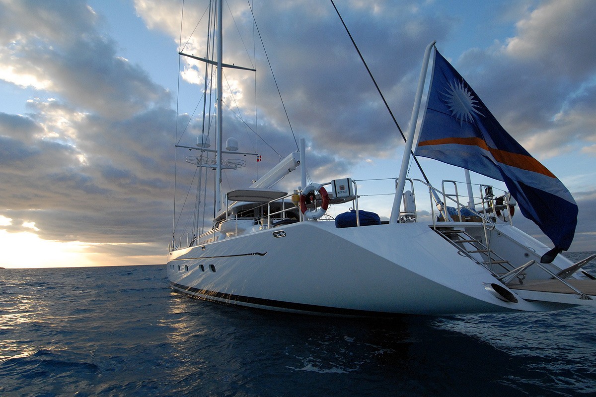 hyperion yacht charter